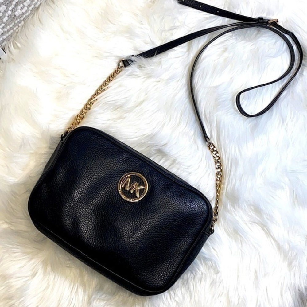 Michael Kors | MK Black Pebbled Leather Adjust. Shoulder/ Crossbody Camera Bag